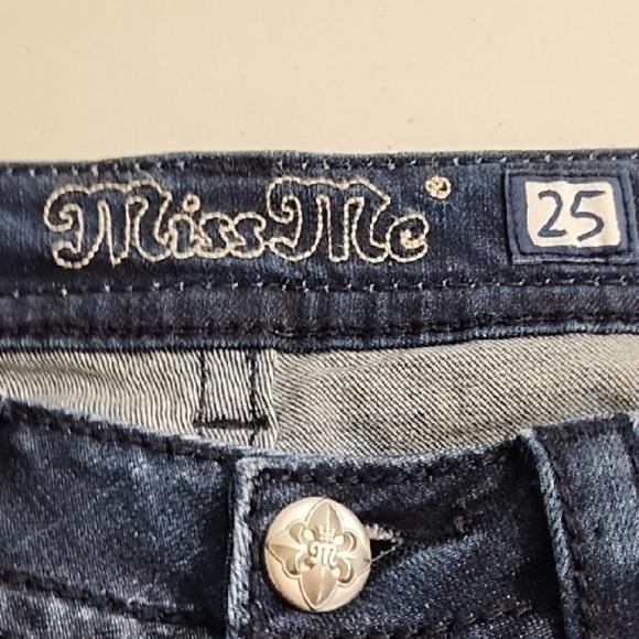 Miss Me Blue Ankle Cropped Capri Stretch Jeans with Embroidery Raw Hem - Picture 3 of 16